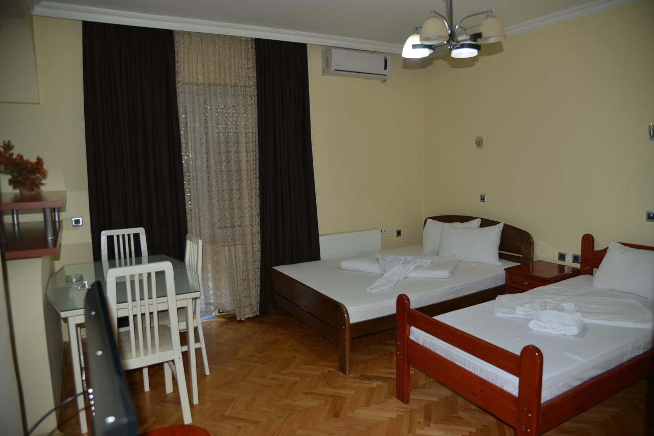 Hotel Bella Donna Kumanovo Esterno foto
