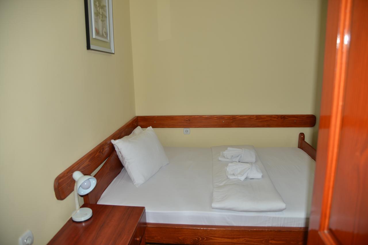 Hotel Bella Donna Kumanovo Esterno foto