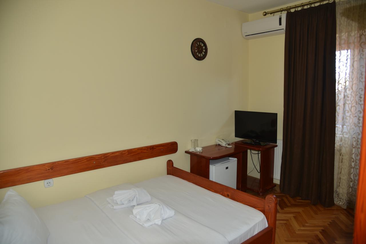 Hotel Bella Donna Kumanovo Esterno foto