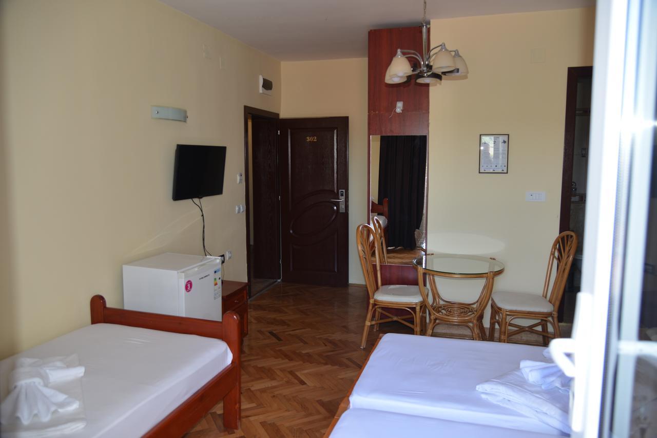 Hotel Bella Donna Kumanovo Esterno foto