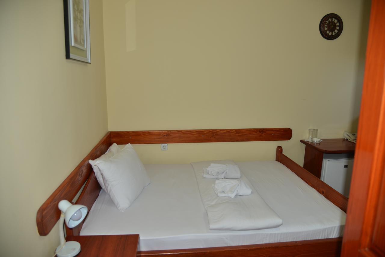 Hotel Bella Donna Kumanovo Esterno foto
